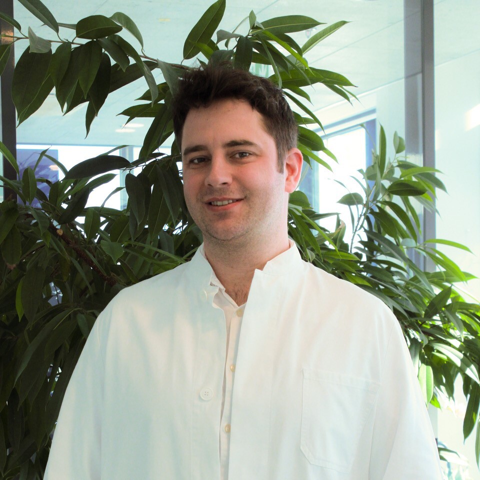 Dr. med. Dennis Witt M.Sc., B.Sc., Facharzt für Humangenetik